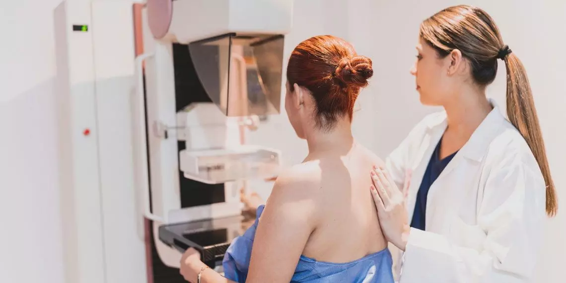 woman-gettiing-mammogram.jpg