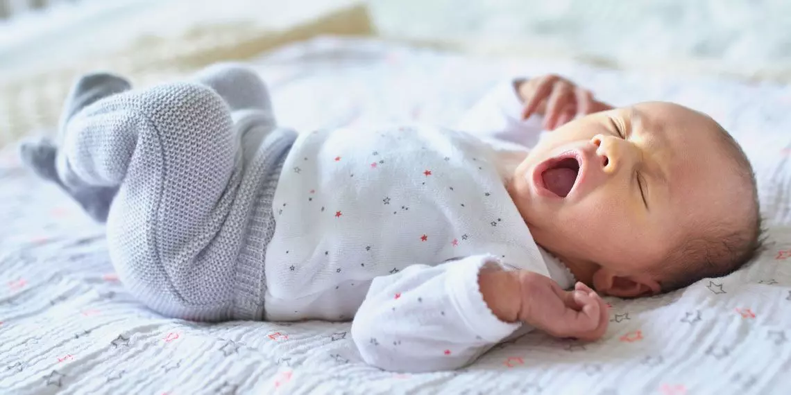 Image1--baby-yawning-safe-sleep-preparation.jpg
