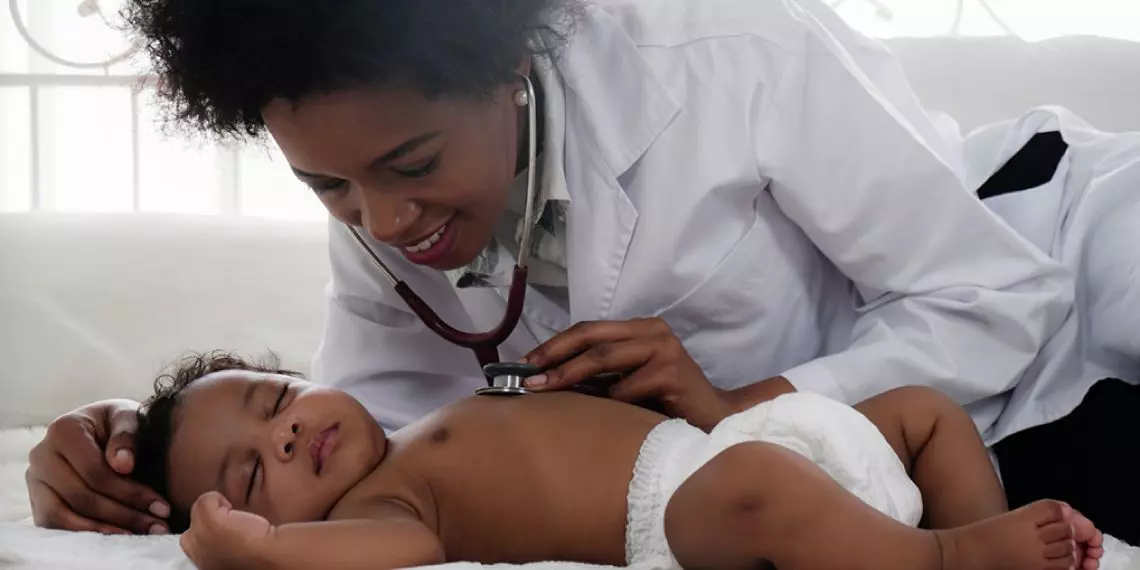 When to Call the Doctor About Feeding Distraction