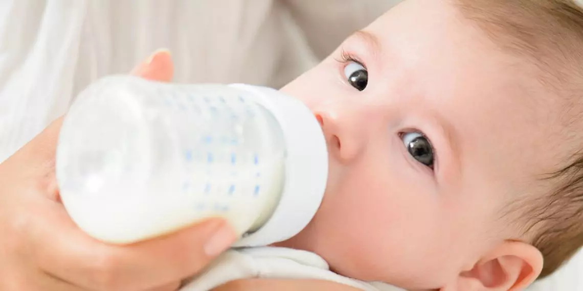 Why Your Baby Is So Distracted During Feeding | Northwest Family Clinics