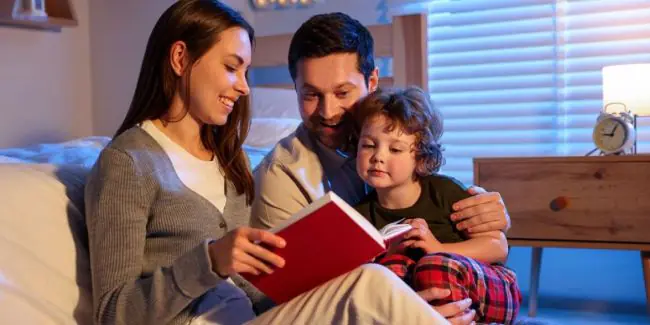 Family bedtime reading routine to promote better sleep
