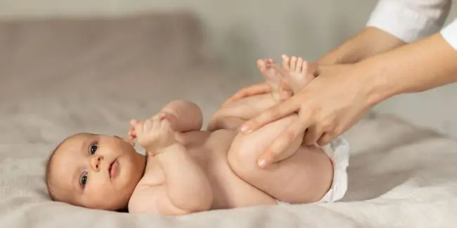 FeaturedImage-parent-massaging-baby-tummy-gas-relief.jpg